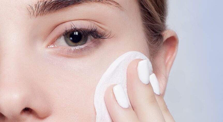 demachierea tenului acneic