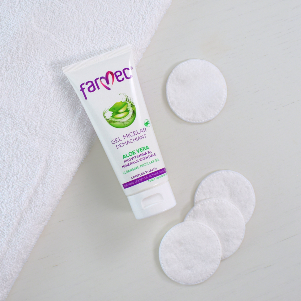 gel micelar demachiant cu aloe vera de la farmec