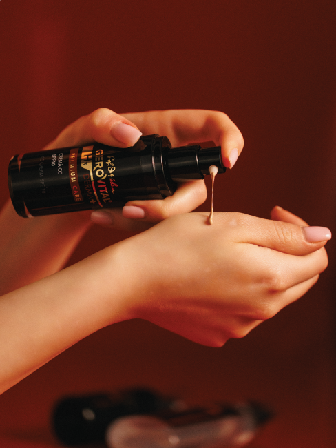 Cremă CC SPF 10 Medium – Corectează, antirid și protecție UV